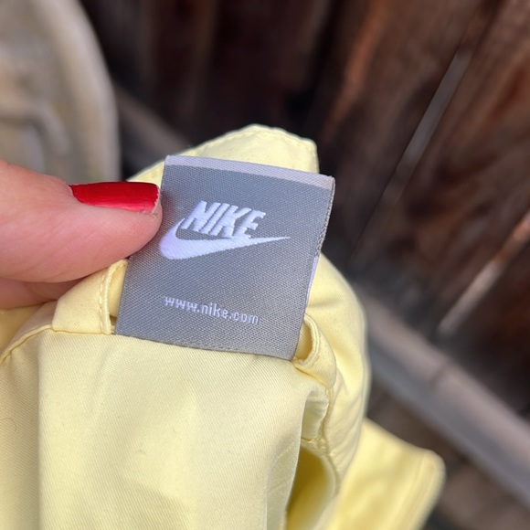Nike Yellow Lightweight Windbreaker Full Zip Up Mock Neck Jacket Women s XL - Picture 3 of 16